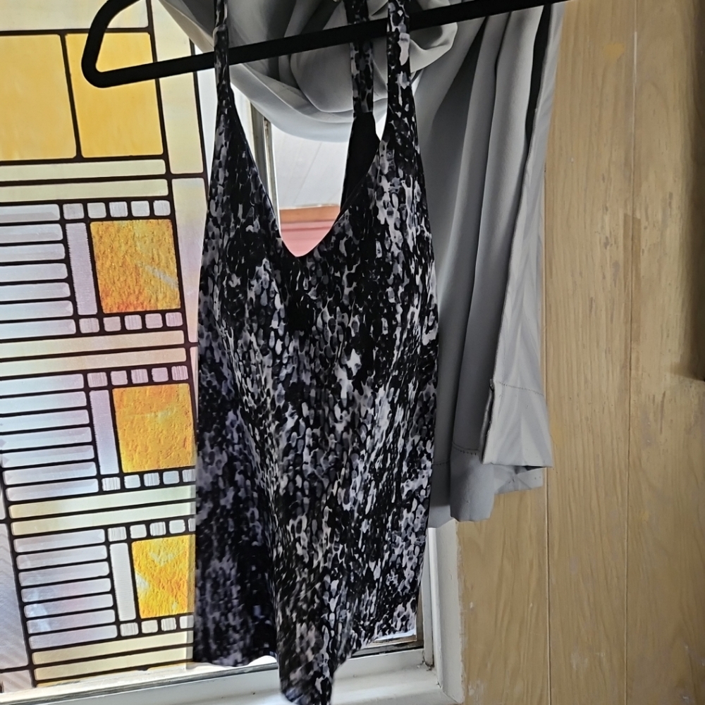 Black and White Women's  Swimsuit Top
